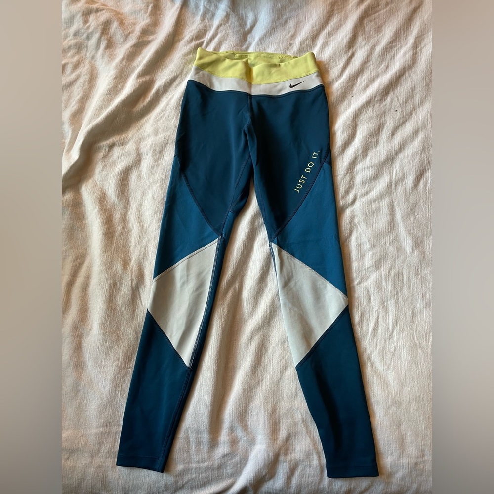 XS Nike ankle leggings